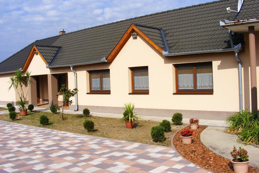 Szerencsecsillag Vendégház Kiskoros Extérieur photo