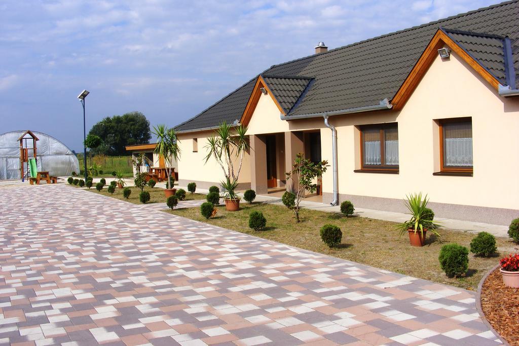 Szerencsecsillag Vendégház Kiskoros Extérieur photo