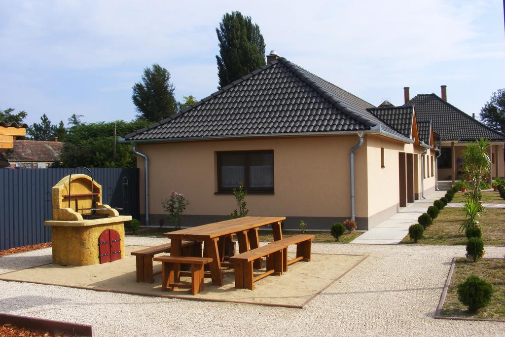 Szerencsecsillag Vendégház Kiskoros Extérieur photo