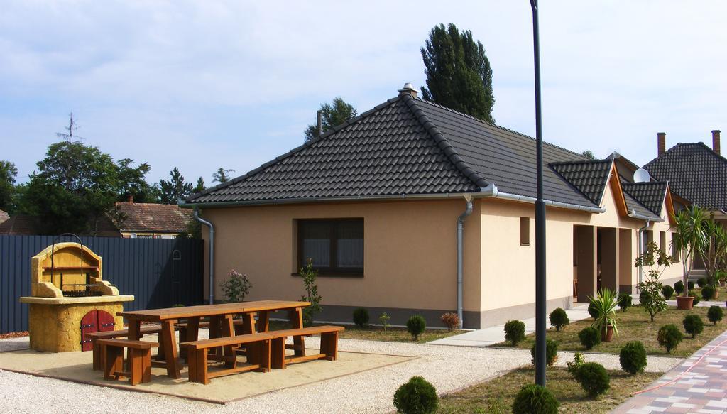 Szerencsecsillag Vendégház Kiskoros Extérieur photo
