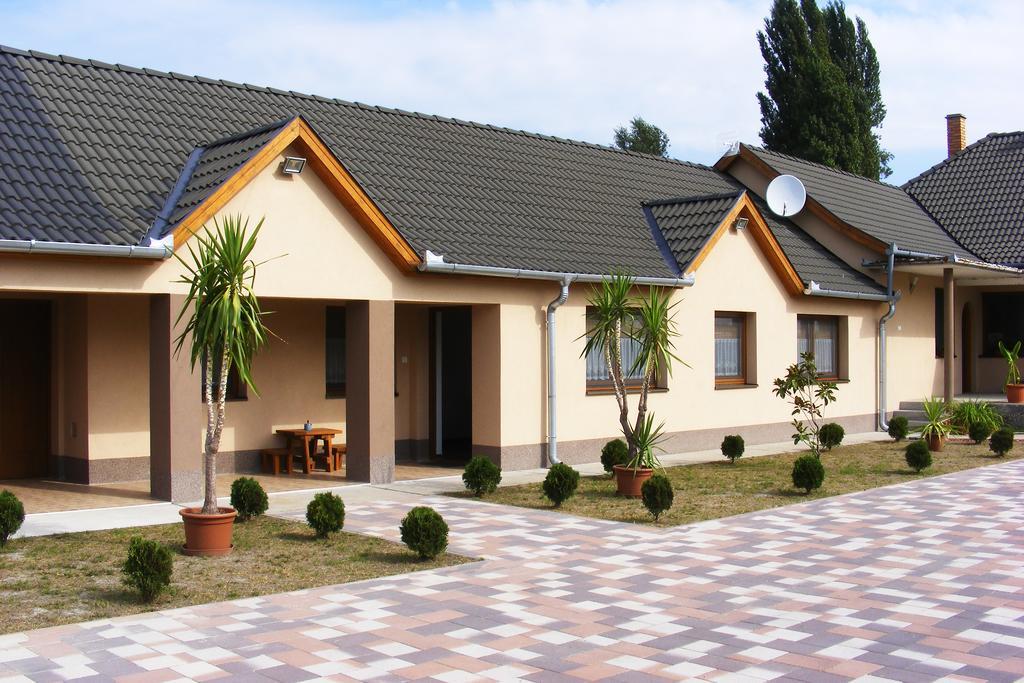 Szerencsecsillag Vendégház Kiskoros Extérieur photo