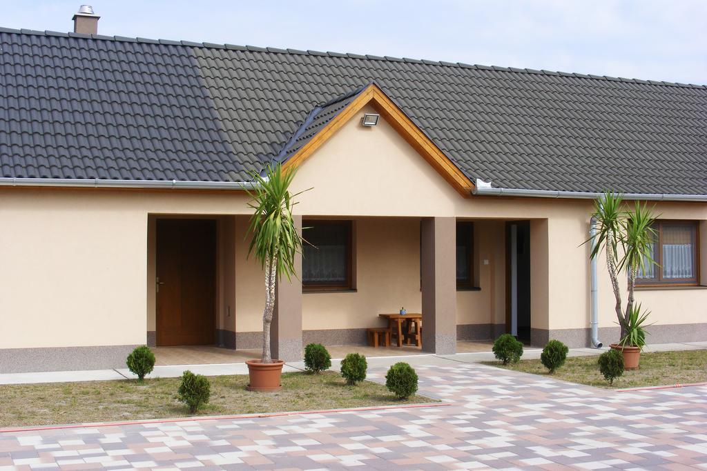 Szerencsecsillag Vendégház Kiskoros Extérieur photo